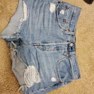 Like new high waisted 501 levi shorts size 26